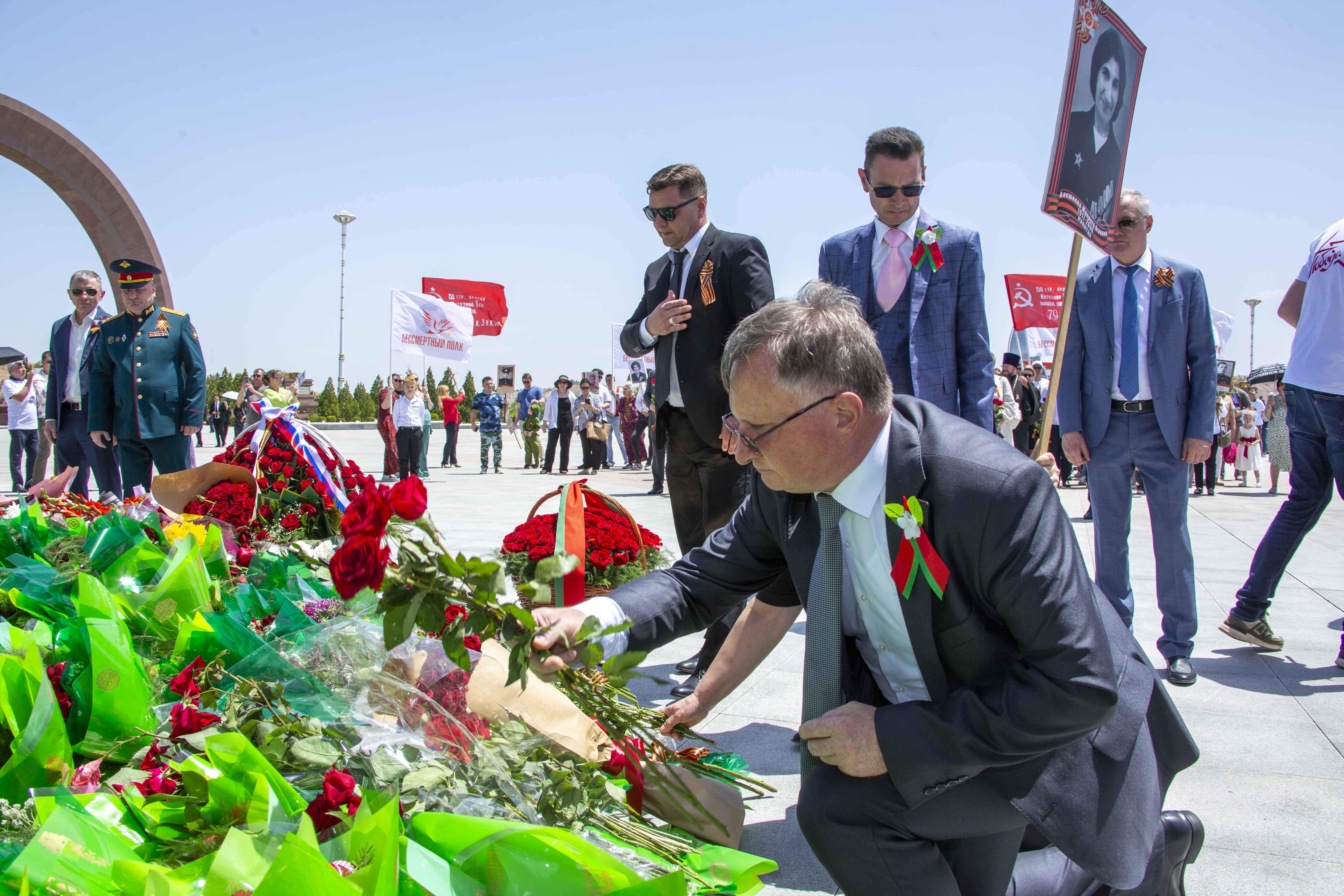 У мемориального комплекса «Народная память» прошла акция «Бессмертный полк»